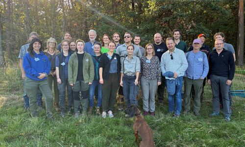 PAG-Mitglieder und Projektpartner nach der gemeinsamen Besichtigung der Projektfläche Lachenwäldchen